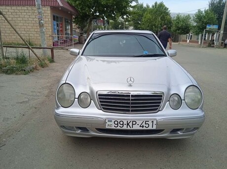 Mercedes E 240