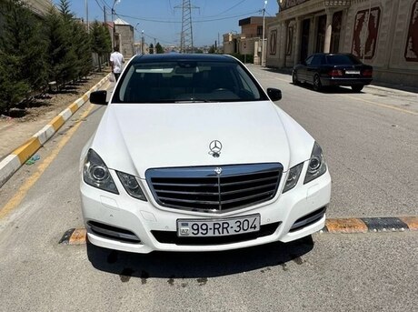 Mercedes E 300