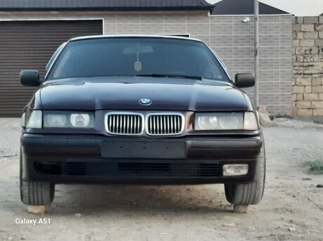 BMW 320 1992