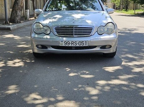 Mercedes C 240