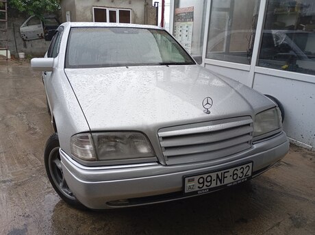 Mercedes C 180