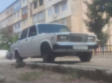 LADA (VAZ) 2107