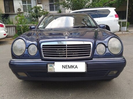 Mercedes E 240