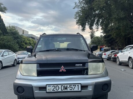 Mitsubishi Pajero io