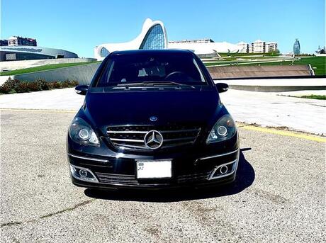 Mercedes B 200