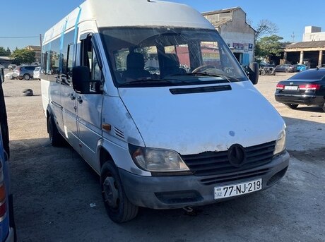 Mercedes Sprinter 413