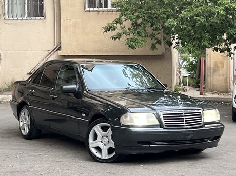 Mercedes C 200