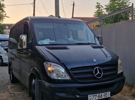 Mercedes Sprinter 215