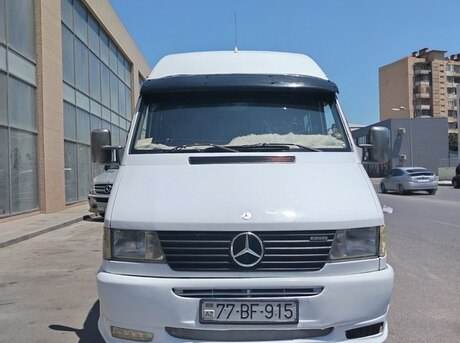 Mercedes Sprinter 212