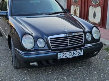 Mercedes E 240