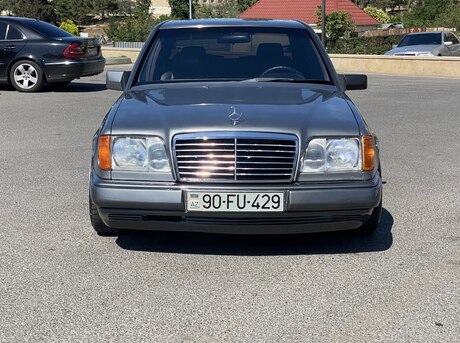 Mercedes E 230