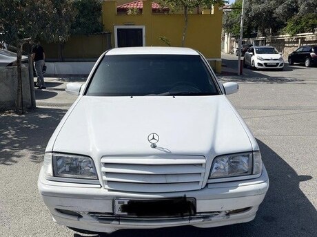 Mercedes C 180