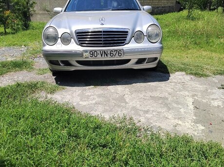 Mercedes E 320