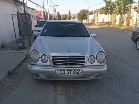 Mercedes E 280