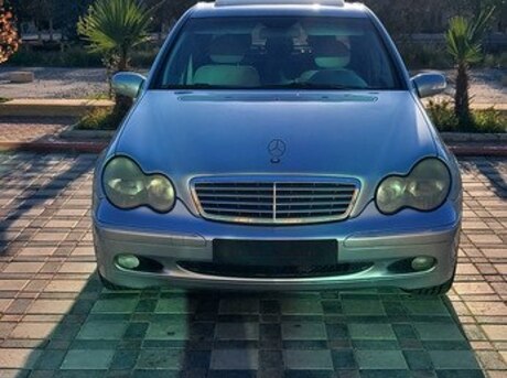 Mercedes C 200