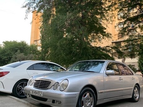 Mercedes E 240 2001