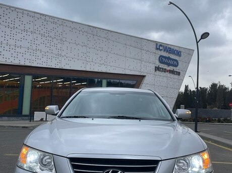 Hyundai Sonata 2009