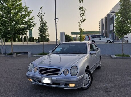 Mercedes E 240 2000