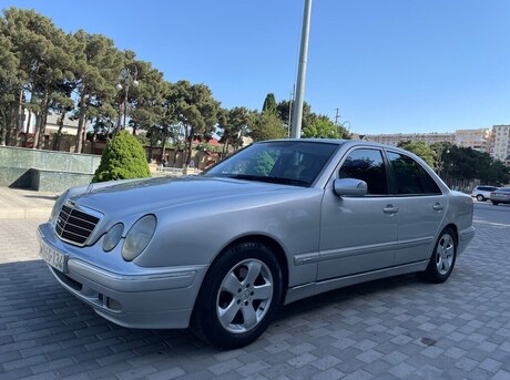 Mercedes E 220 d 2001