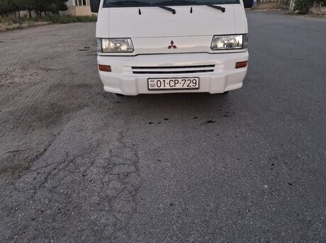 Mitsubishi L300 2008