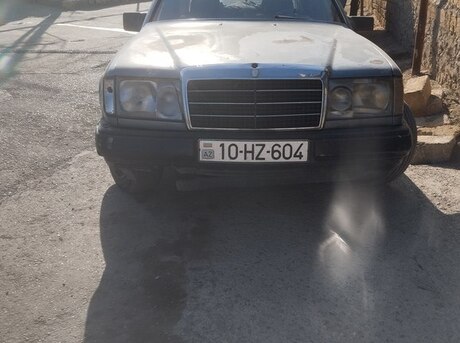 Mercedes E 230 1985