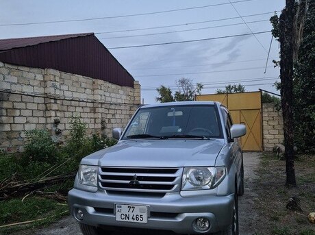 Mitsubishi Pajero io 2003