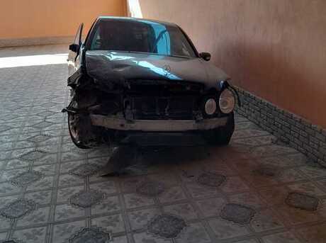 Mercedes E 220 2005