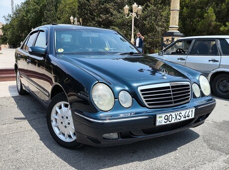 Mercedes E 220 2000