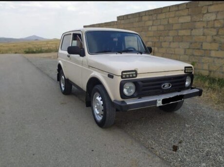 LADA (VAZ) Niva 1990