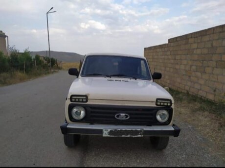 LADA (VAZ) Niva 1990
