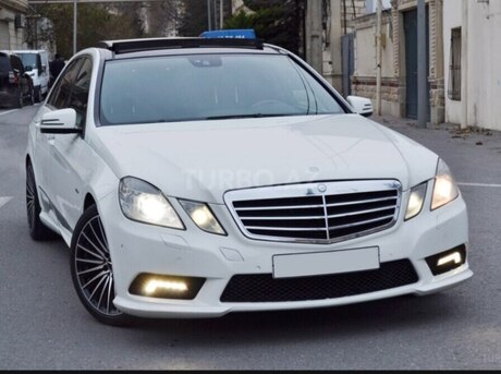 Mercedes E 350 4MATIC 2010