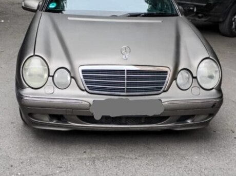 Mercedes E 240 2001