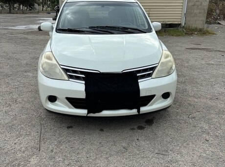 Nissan Tiida 2011