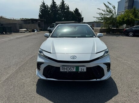 Toyota Camry 2024