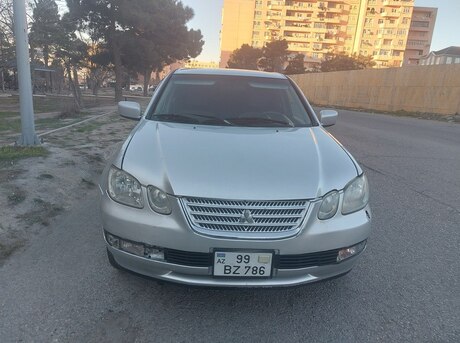Mitsubishi Airtrek 2001