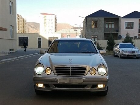 Mercedes E 240 2001