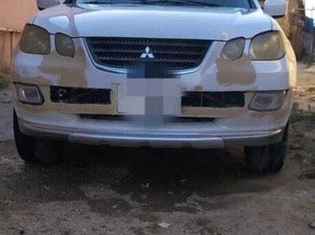 Mitsubishi Airtrek 2003