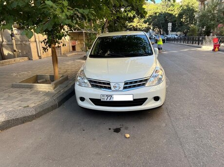 Nissan Tiida 2011