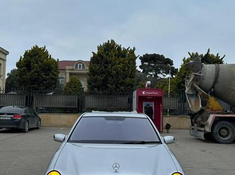 Mercedes E 240 2000