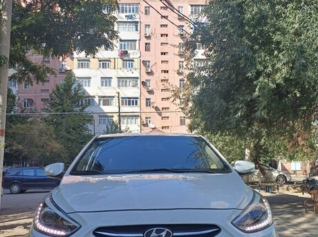 Hyundai Accent 2012