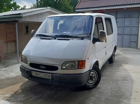 Ford Transit 2000