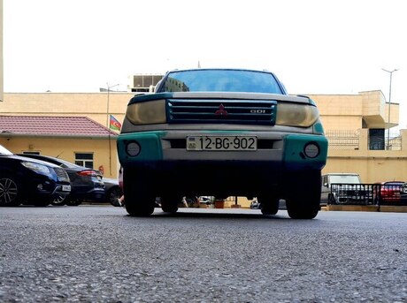 Mitsubishi Pajero io 1998
