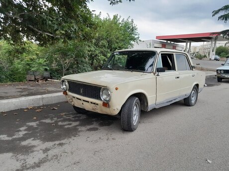 LADA (VAZ) 21011 1988