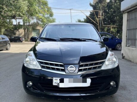 Nissan Tiida 2011