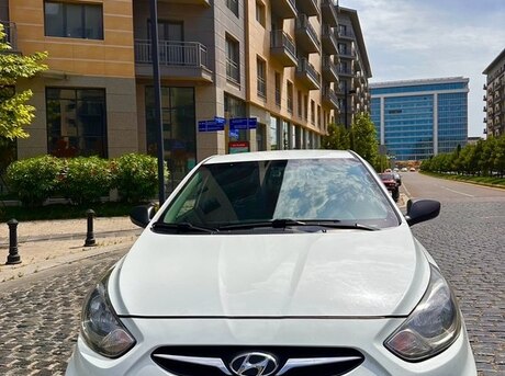 Hyundai Accent 2012