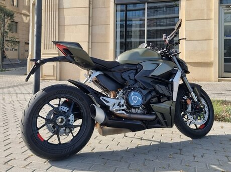 Ducati Streetfighter V2