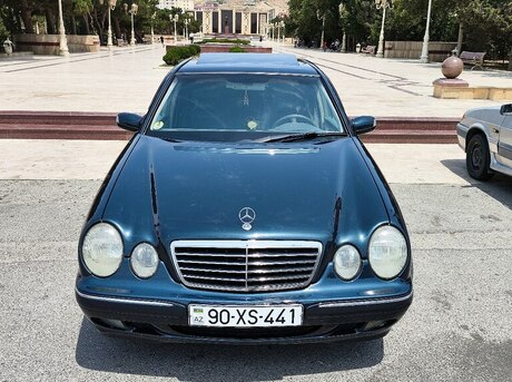 Mercedes E 220 2000