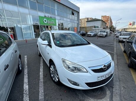 Opel Astra 2011