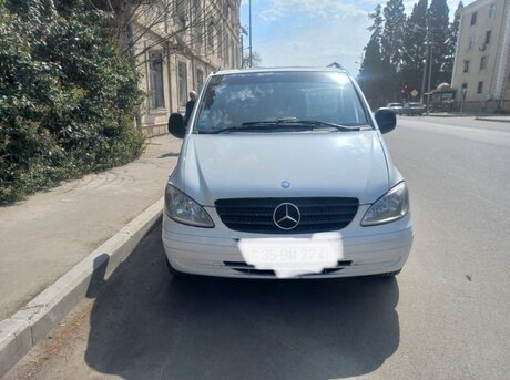 Mercedes Viano 2009