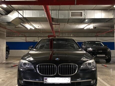 BMW 750 2010